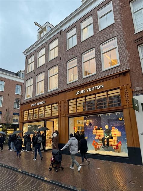 louis vuitton goedkoopste item|Louis Vuitton amsterdam hooftstraat.